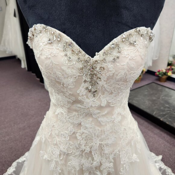 Symphony Bridal S3718 Size 8 Ivory/Champagne Tulle/Lace Ballgown Bridal Gown - Picture 2 of 8